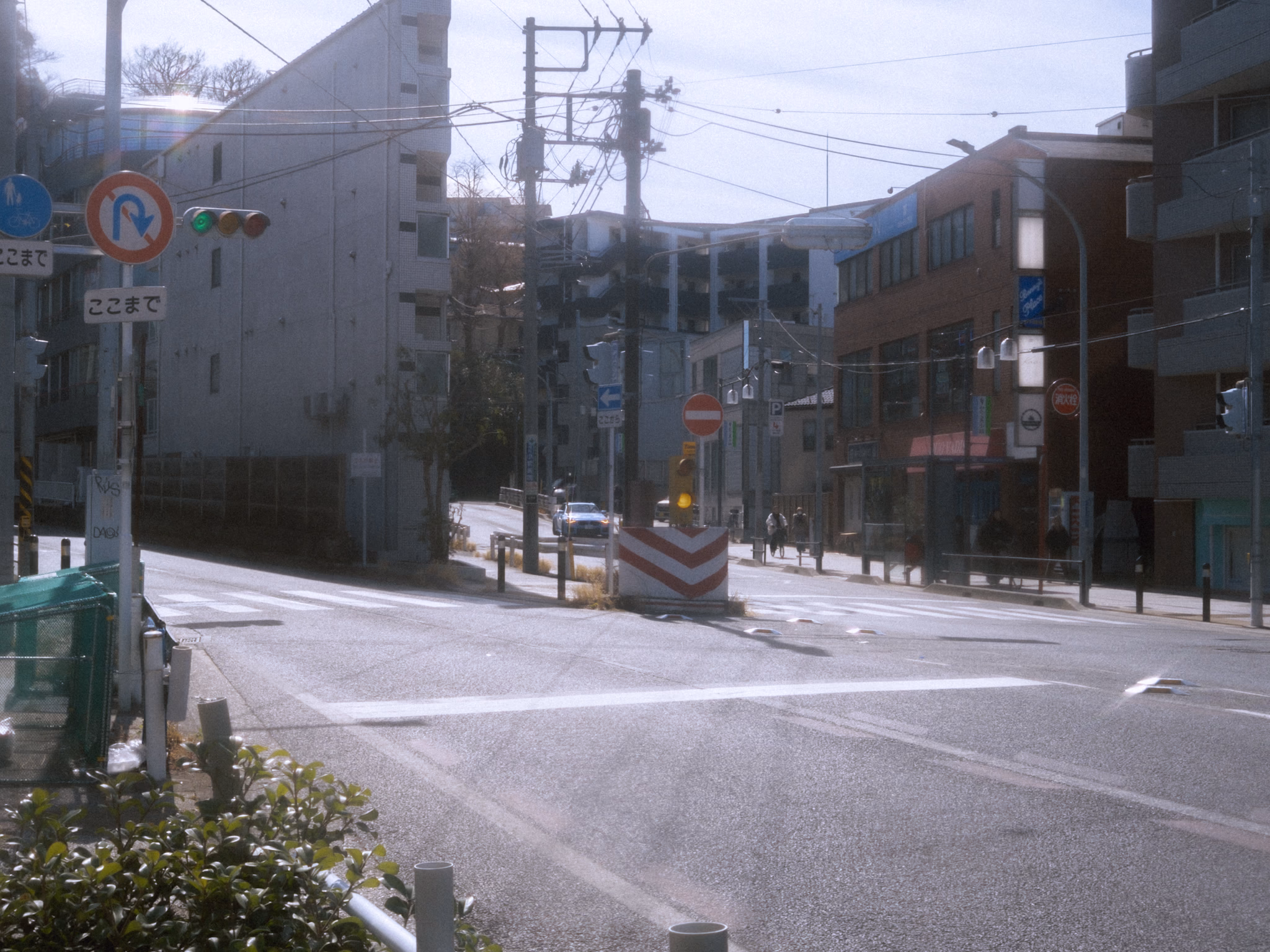 Intersection at Honmoku St. towards Yamate Tunnel (1).